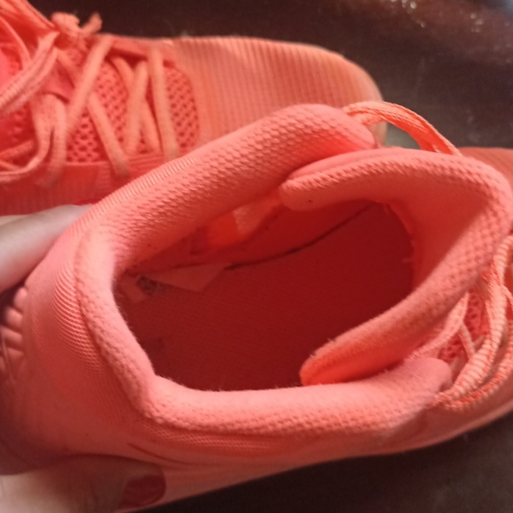 Pink NikexKyrie Irving Sneakers - Picture 2 of 4